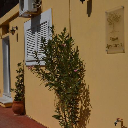 Petros Apartments Vathí - Ítaca Exterior foto